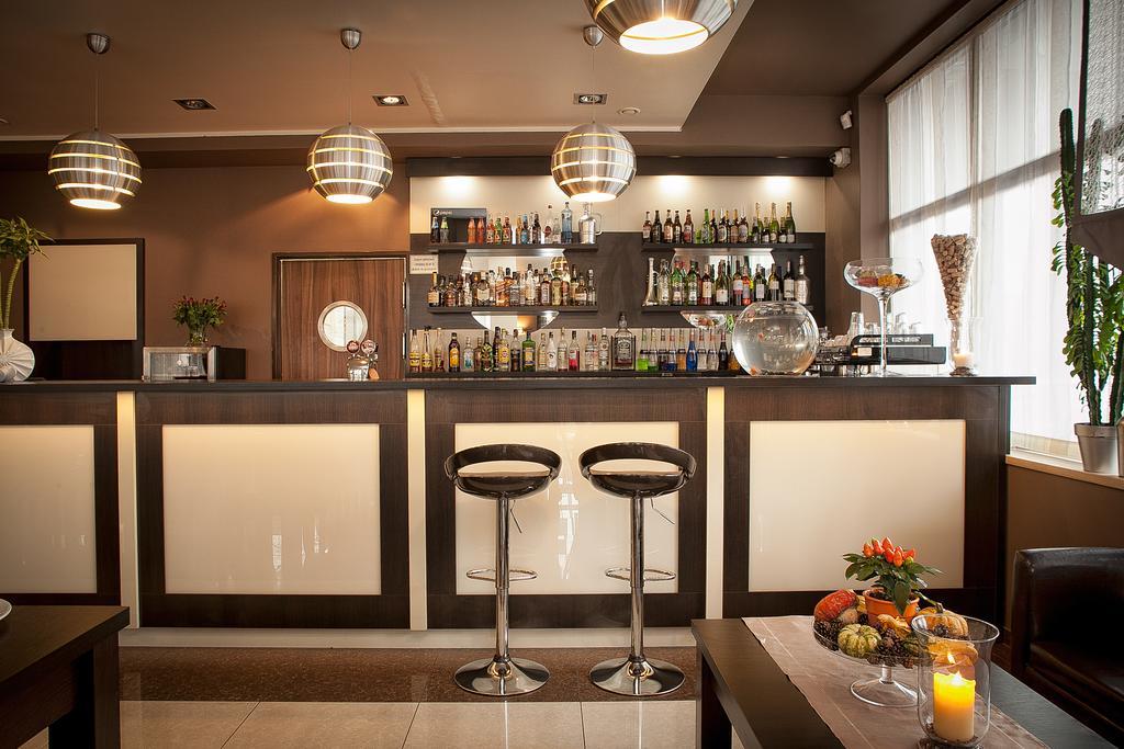 מיילנו Planeta Hotel מראה חיצוני תמונה